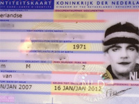 Man uit Hellevoetsluis kreeg een identiteitskaart met een pasfoto waarop hij als clown staat afgebeeld